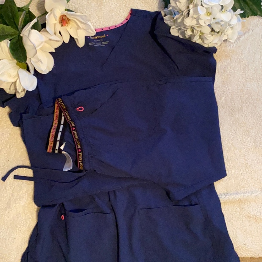 👩🏻‍⚕️Ladies scrub set👩🏻‍⚕️